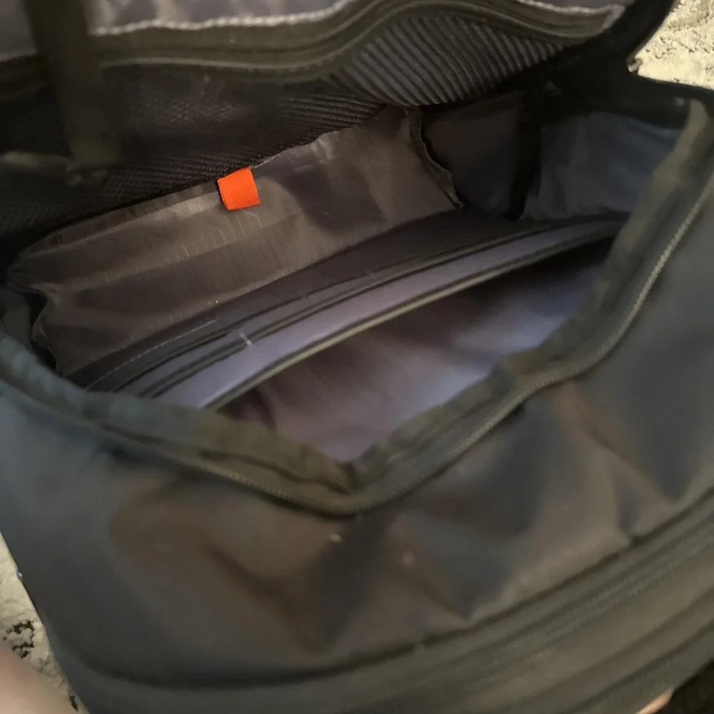 Targus Mobile-VIP Topload Shoulder Bag with Checkpoint-Friendly TSA Screening...